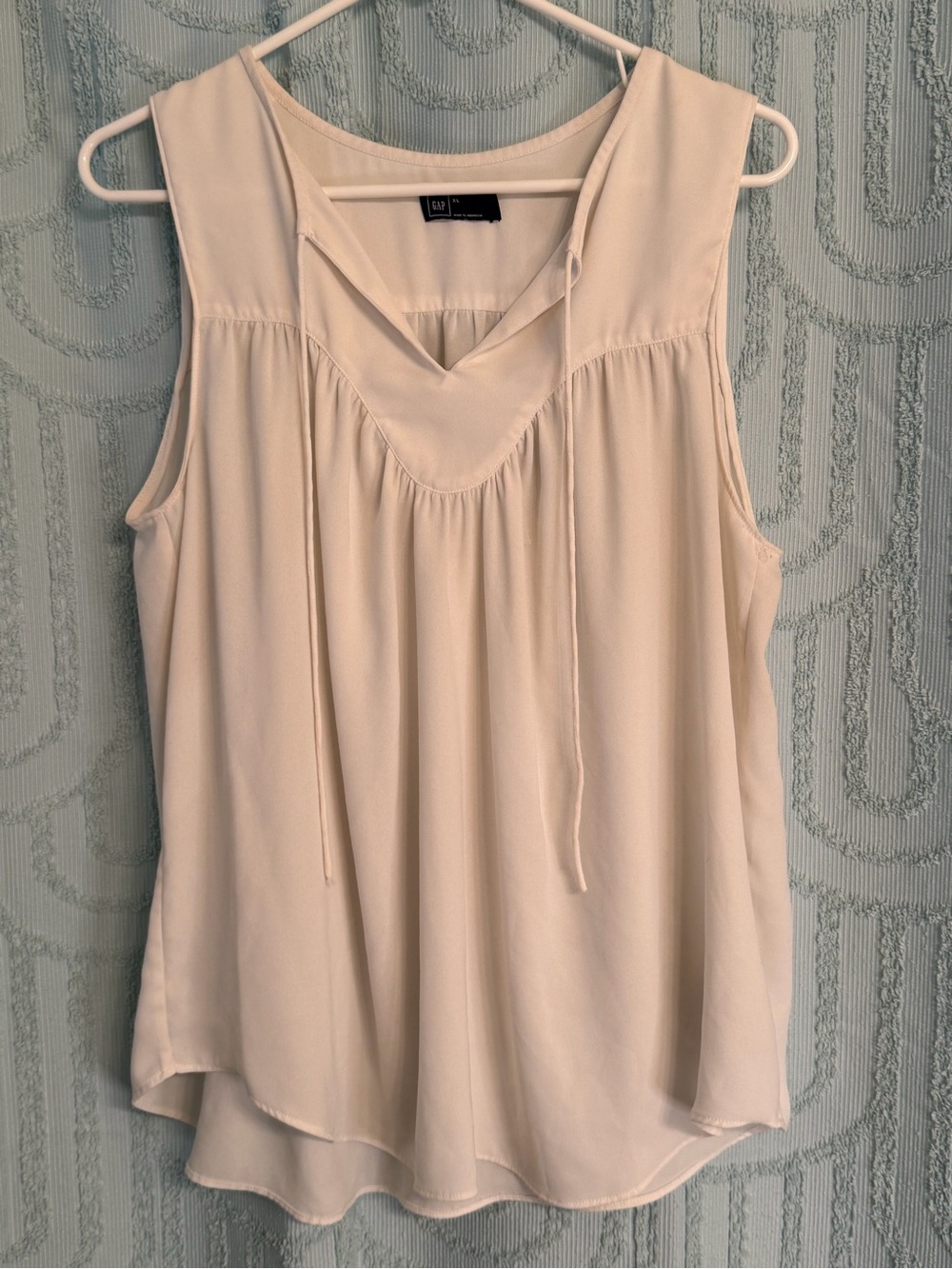 GAP Sleeveless V-Neck Tie-Front Peasant Top in Ivory